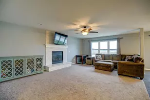 131 W Blackhawk Dr, Fort Atkinson, WI 53538 - Photo 10