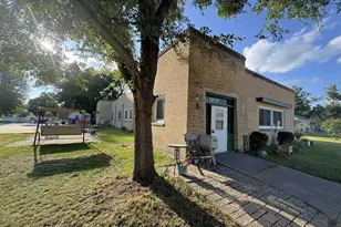 605 E 4th Ave, Brodhead, WI 53520 - Photo 2