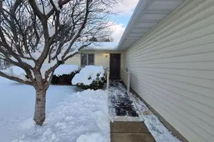 409 Kings Lynn Rd, Stoughton, WI 53589 - Photo 4