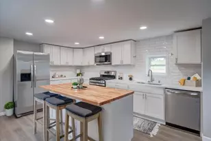 W8388 Crawford Rd, Portage, WI 53901 - Photo 2