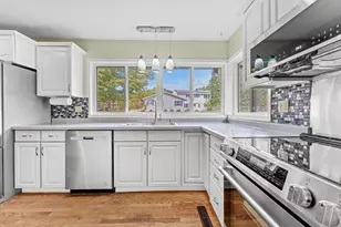 421 Roblee Rd, Baraboo, WI 53913 - Photo 16