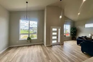 4044 Royal View Dr, DeForest, WI 53532 - Photo 4