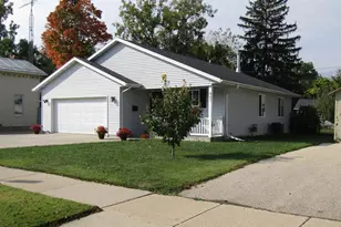 481 N Pearl St, Janesville, WI 53548 - Photo 2