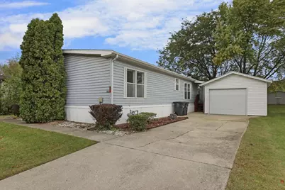 424 Oak Lodge Road, Racine, WI 53185 - Photo 2