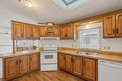 424 Oak Lodge Road, Racine, WI 53185 - Photo 6