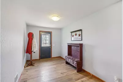 7108 Meier Road, Middleton, WI 53562 - Photo 4