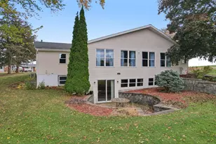 7108 Meier Rd, Middleton, WI 53562 - Photo 2