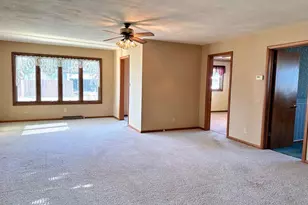 1202 S 9th St, Prairie Du Chien, WI 53821 - Photo 8