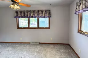 1202 S 9th St, Prairie Du Chien, WI 53821 - Photo 12