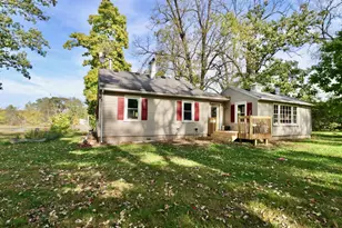 2910 W Bass Creek Rd, Beloit, WI 53511 - Photo 1