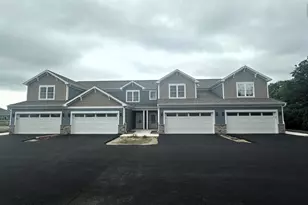 3166 S Bartells Dr, Beloit, WI 53511 - Photo 2