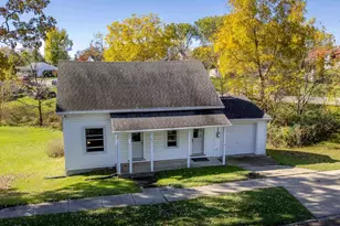 825 Mill St, Hillsboro, WI 54634 - Photo 2