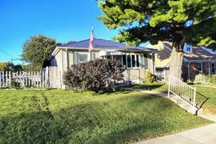 1722 Manitoba Ave, South Milwaukee, WI 53172 - Photo 2