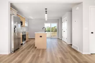 10122 Mosaic Way, Middleton, WI 53593 - Photo 4