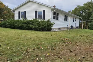 501 E Albert St, Portage, WI 53901 - Photo 2