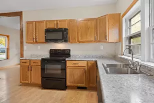 326 7th Ave, Baraboo, WI 53913 - Photo 8