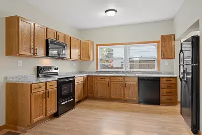 326 7th Avenue, Baraboo, WI 53913 - Photo 2