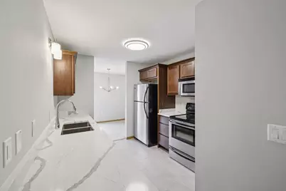 8206 Starr Grass Drive #401, Madison, WI 53719 - Photo 4