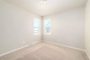 1149 Hickory Hls Dr, Sun Prairie, WI 53590 - Photo 12