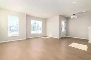 1149 Hickory Hls Dr, Sun Prairie, WI 53590 - Photo 2