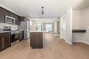 1149 Hickory Hls Dr, Sun Prairie, WI 53590 - Photo 6