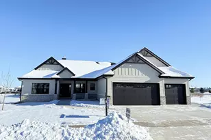 908 Travis Larson Ct, Waunakee, WI 53597 - Photo 2