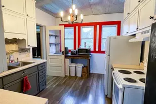 303 S Park St, Albany, WI 53502 - Photo 12