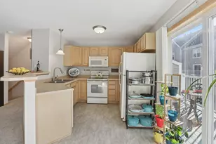 709 Cricket Ln, Middleton, WI 53562 - Photo 10