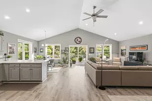 819 E Hiawatha Dr, Wisconsin Dells, WI 53965 - Photo 14