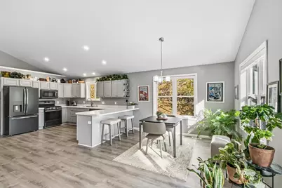 819 E Hiawatha Drive, Wisconsin Dells, WI 53965 - Photo 10