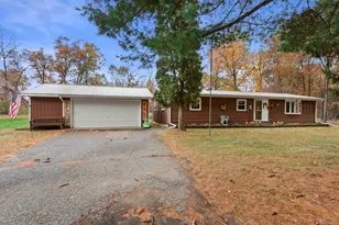 1073 W Queens Way, Nekoosa, WI 54457 - Photo 2