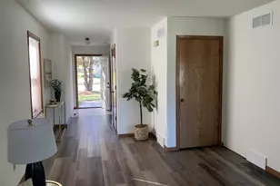 903 Clarmar Dr, Sun Prairie, WI 53590 - Photo 10