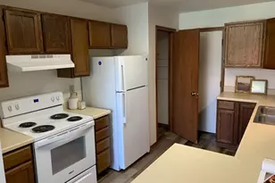 903 Clarmar Dr, Sun Prairie, WI 53590 - Photo 16