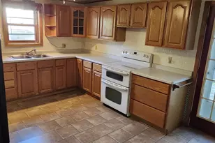 144 Waterloo St, Columbus, WI 53925 - Photo 10