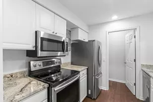 8530 Greenway Blvd, Middleton, WI 53562 - Photo 18