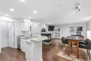 8530 Greenway Blvd, Middleton, WI 53562 - Photo 16