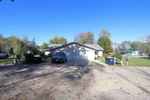 702 W 2nd St, Necedah, WI 54646 - Photo 20