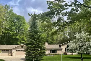 450 Marnie Ln, Peshtigo, WI 54157 - Photo 2