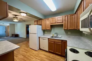 4525 Martha Ln, Madison, WI 53716 - Photo 8