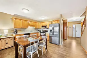 2391 Effingham Way, Sun Prairie, WI 53590 - Photo 10