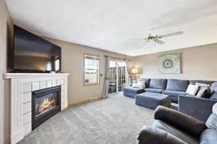 2391 Effingham Way, Sun Prairie, WI 53590 - Photo 2