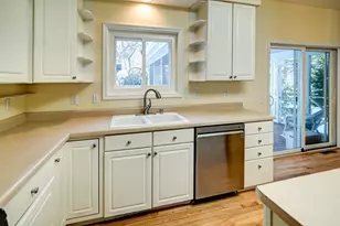 5708 Pembroke Dr, Fitchburg, WI 53711 - Photo 8