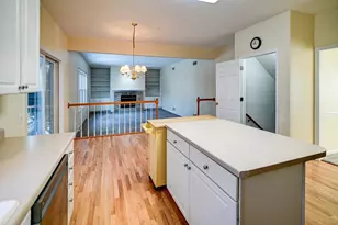 5708 Pembroke Dr, Fitchburg, WI 53711 - Photo 10