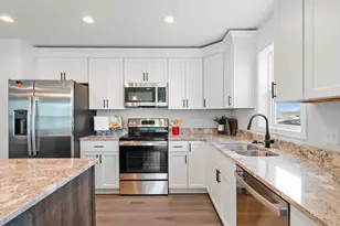 549 Prestige Ct, Edgerton, WI 53534 - Photo 6