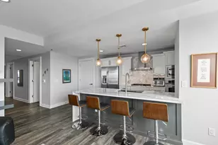 137 E Wilson St, Madison, WI 53703 - Photo 4