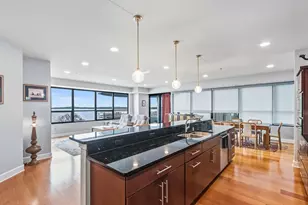 137 E Wilson St, Madison, WI 53703 - Photo 10