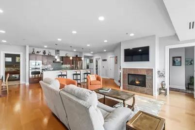 137 E Wilson Street #210, Madison, WI 53703 - Photo 4