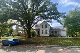 751 Mound St, Baraboo, WI 53913 - Photo 2