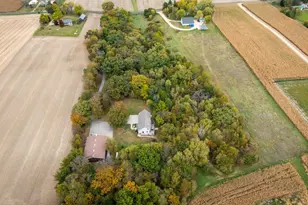 1021 Prairie Queen Rd, Cambridge, WI 53523 - Photo 2