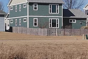 3133 Pleasant St, Sun Prairie, WI 53590 - Photo 4